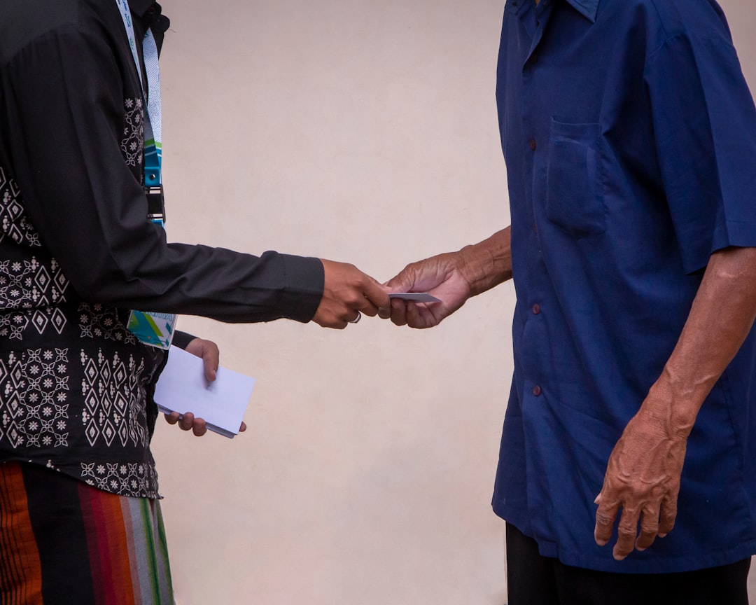 Mao Zedong shaking hands with African leaders