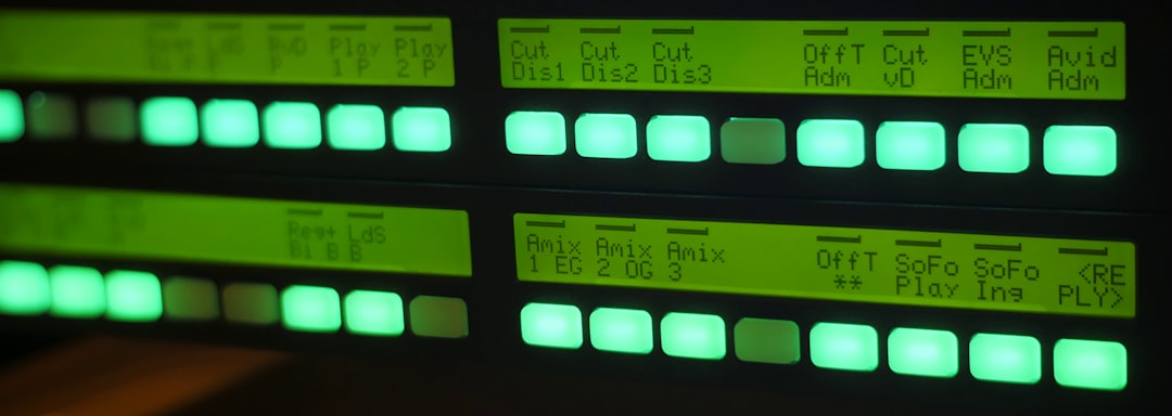 Screenshot of the XUI panel interface, highlighting the node configuration settings.