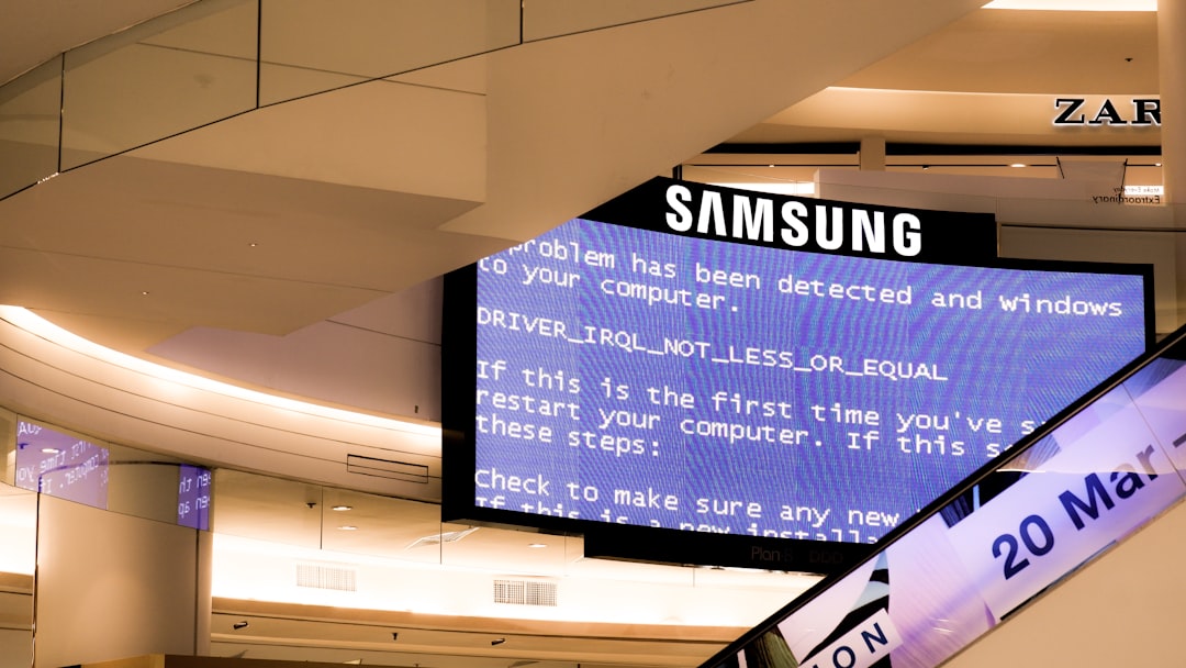 Terminal window showing error messages during kernel download